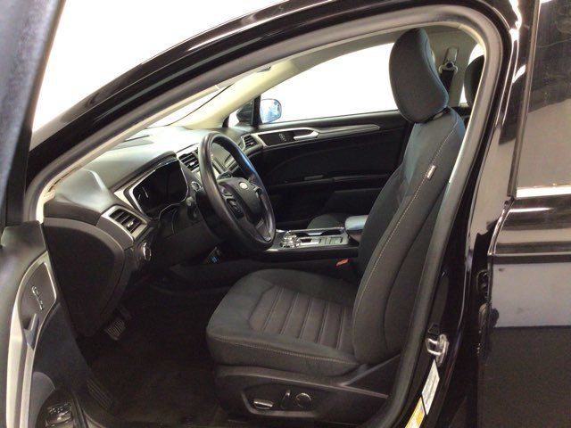 Used 2020 Ford Fusion SE FWD image 17