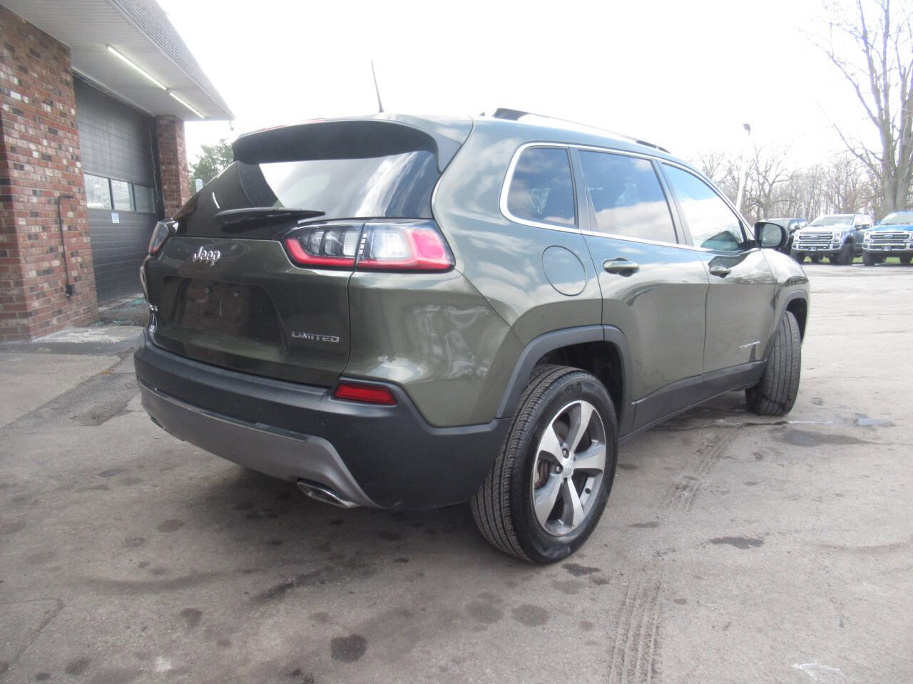 Used 2020 Jeep Cherokee Limited w/ Mopar Interior Package image 10