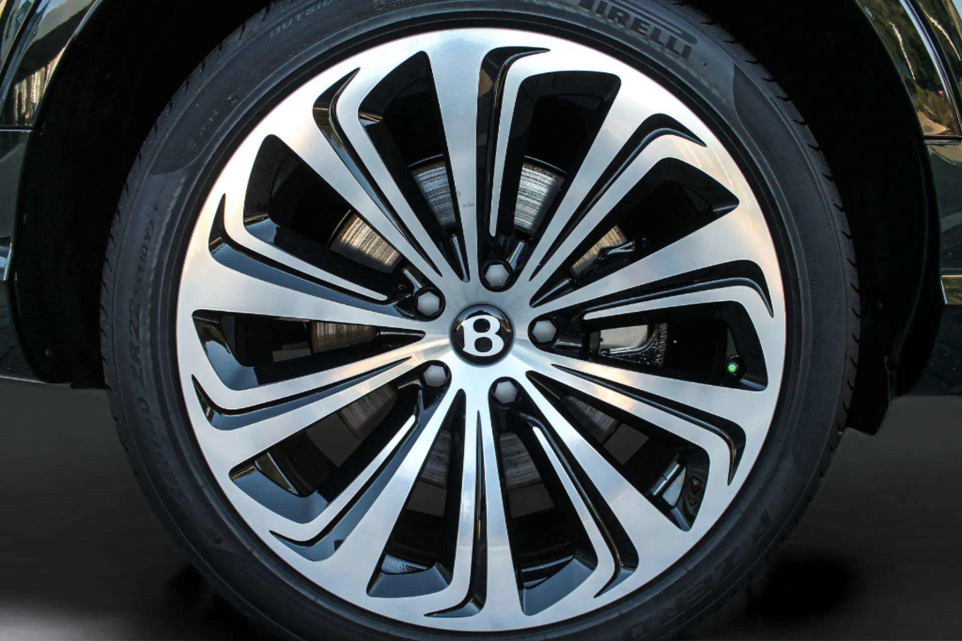 Certified 2024 Bentley Bentayga Extended Wheelbase AWD/4WD image 61