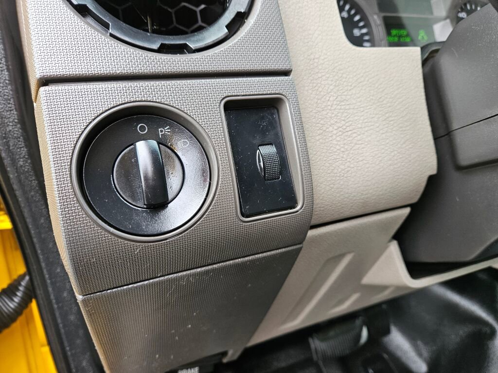 Used 2008 Ford F350 XL image 14