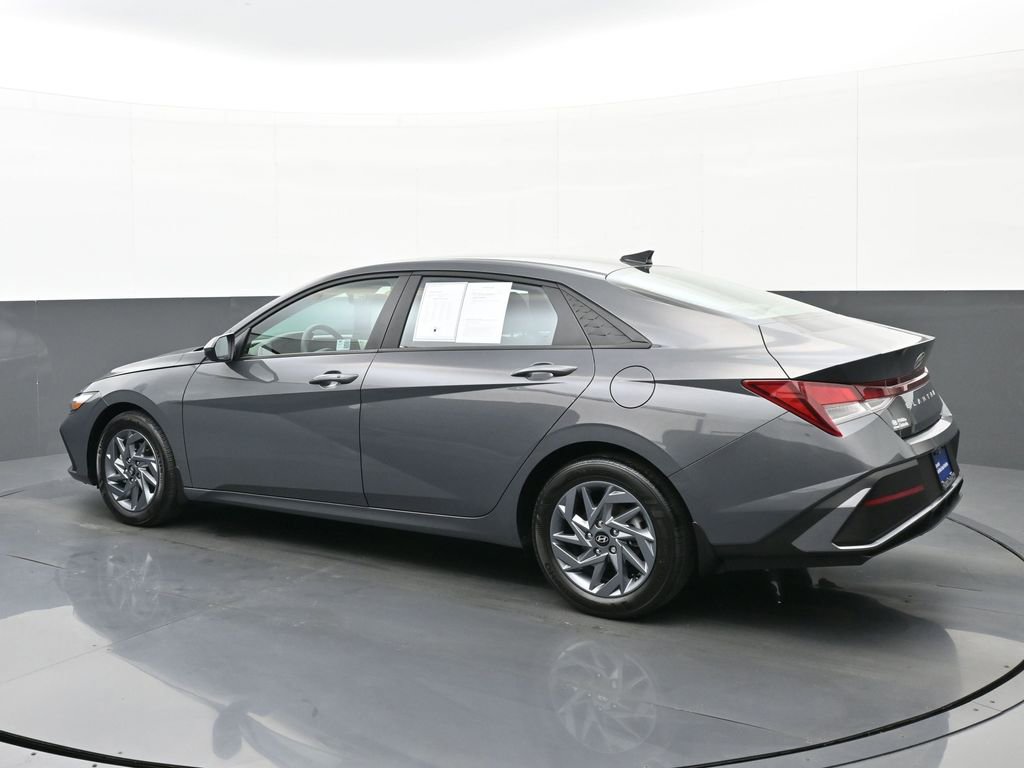 Certified 2024 Hyundai Elantra SEL FWD image 6