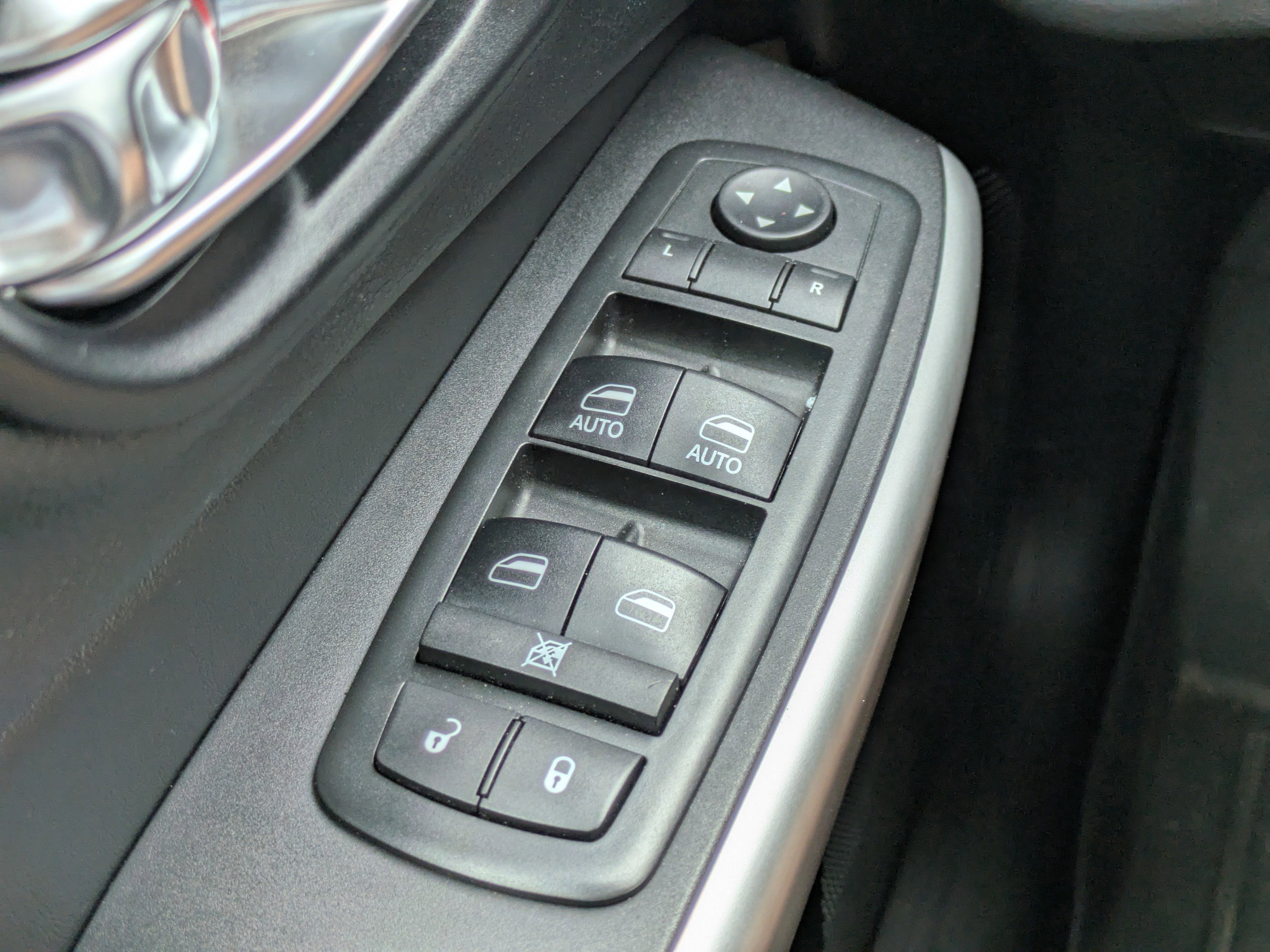 Certified 2018 Jeep Cherokee Latitude Plus image 19