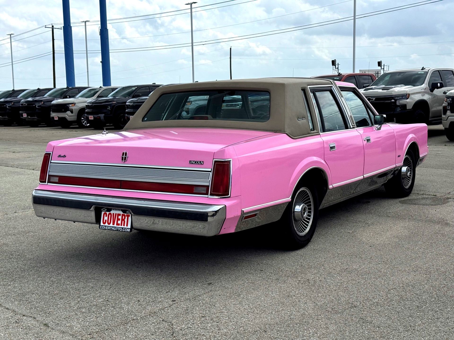 Used 1989 Lincoln Town Car Signature RWD image 9