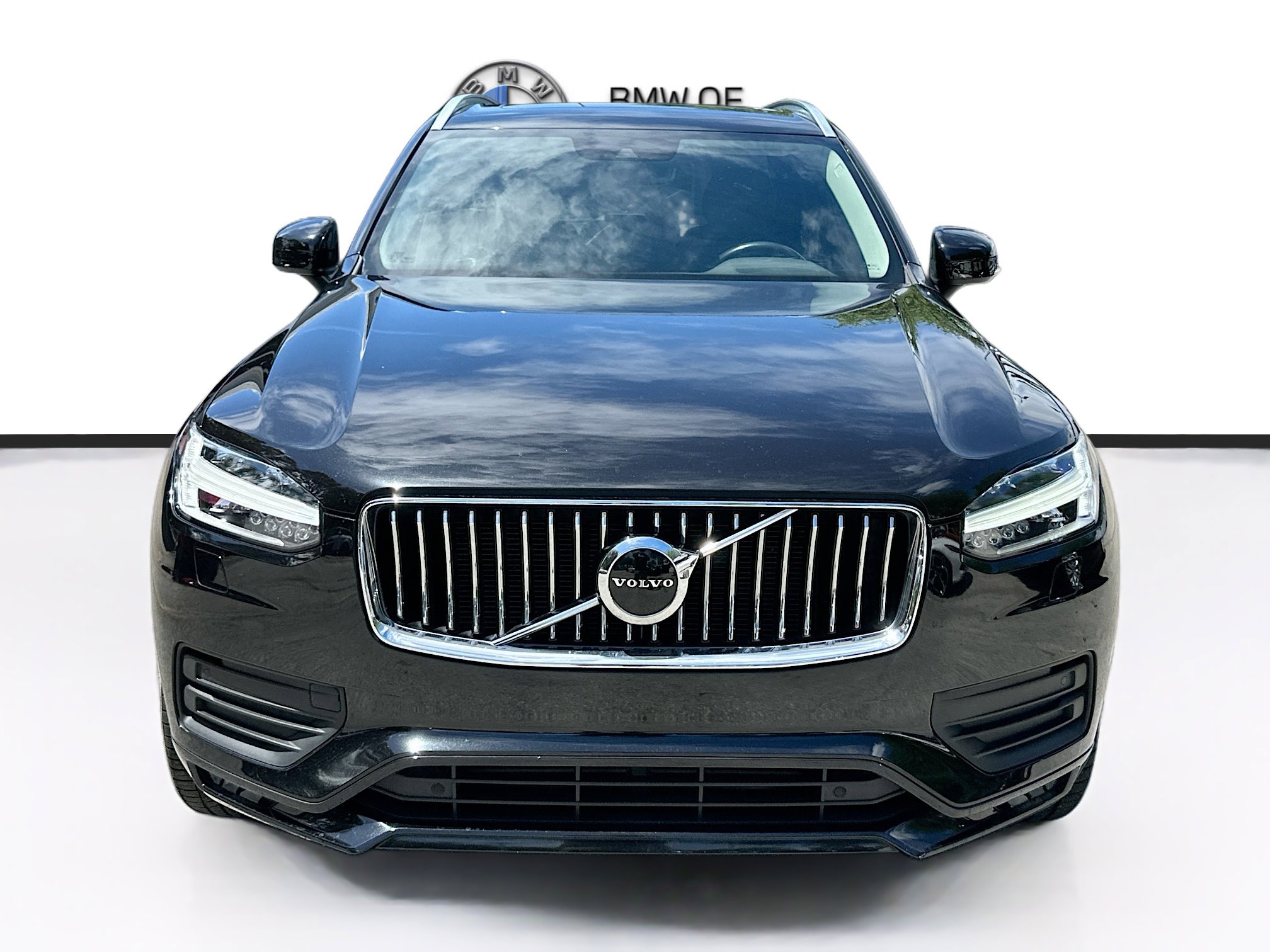 Used 2021 Volvo XC90 T5 Momentum image 2