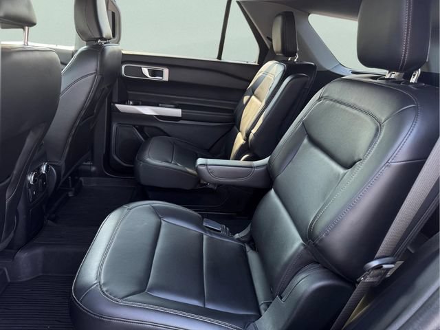 Used 2022 Ford Explorer XLT w/ Equipment Group 202A AWD/4WD image 14