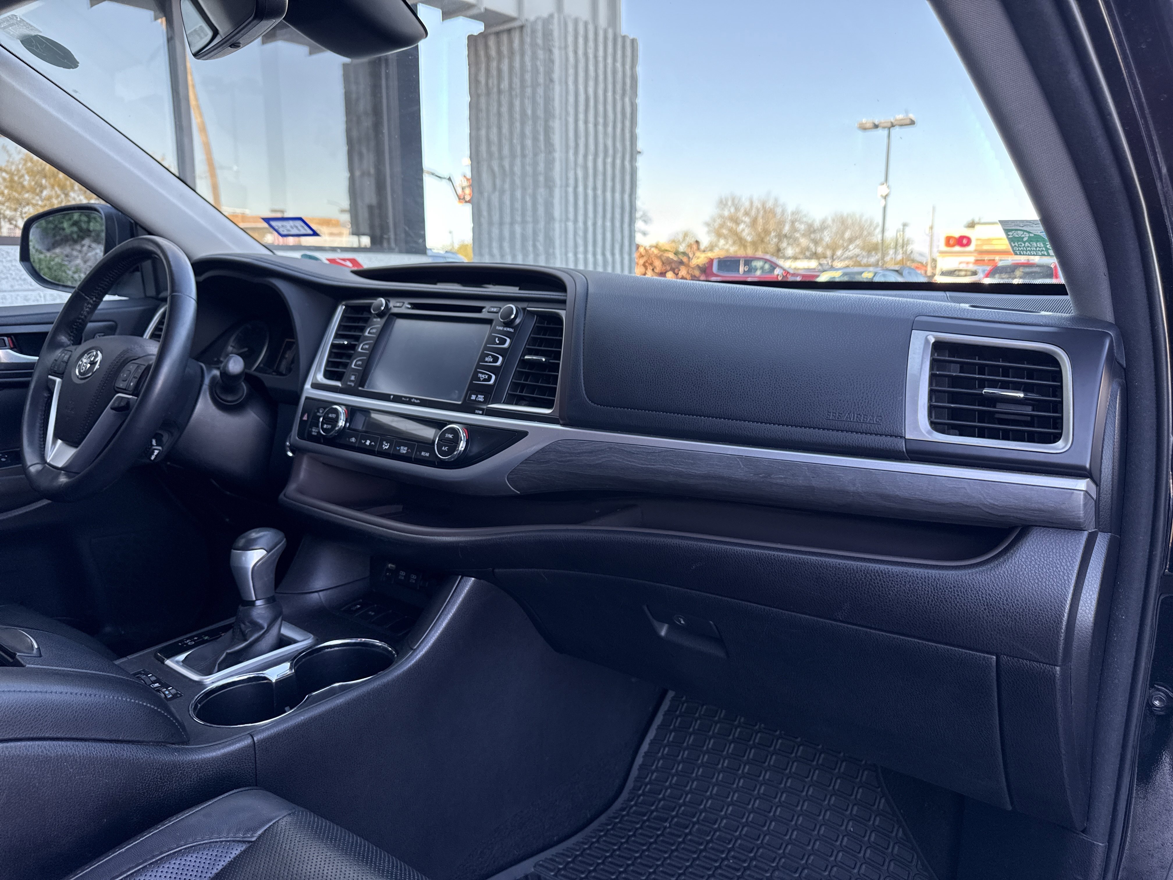 Used 2017 Toyota Highlander Limited image 43