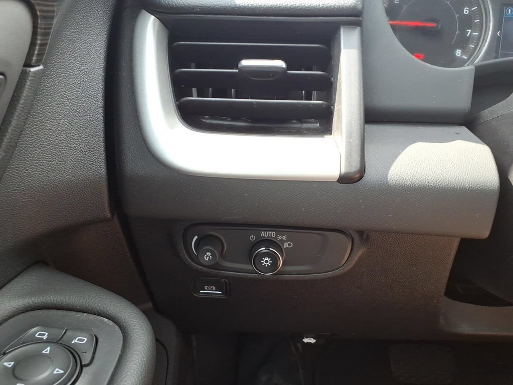 Used 2023 GMC Terrain SLE FWD image 13