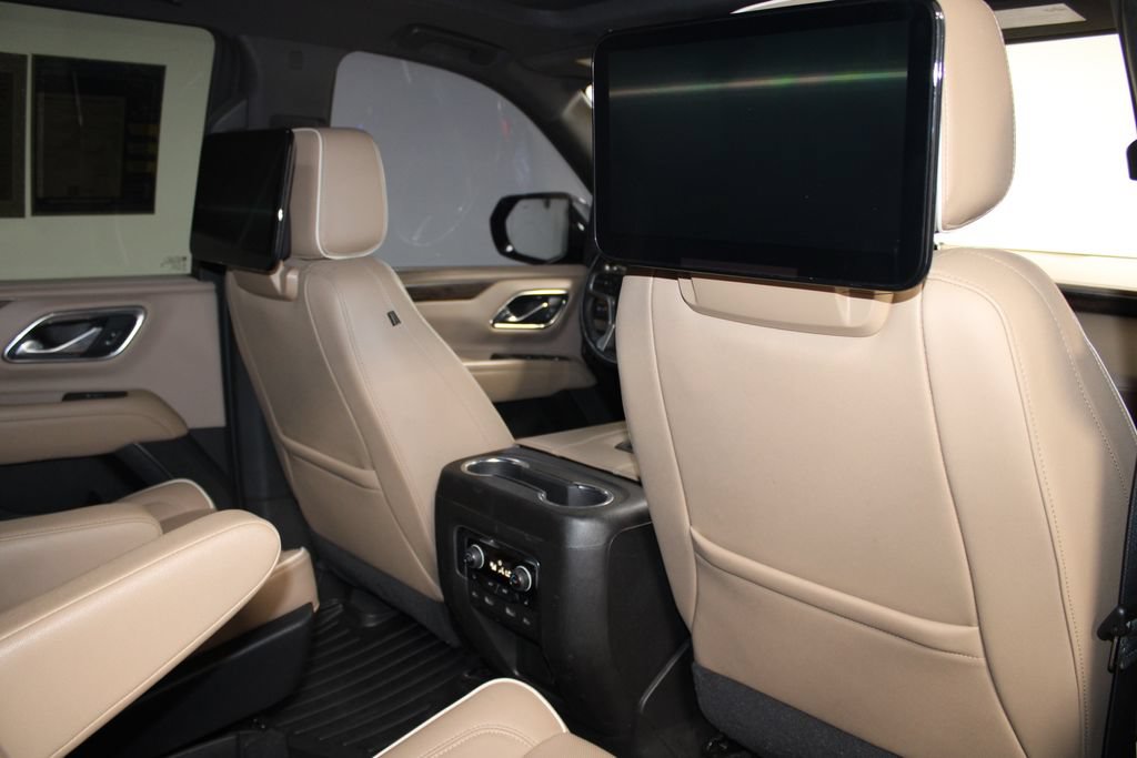 Used 2021 Chevrolet Tahoe Premier w/ Premium Package AWD/4WD image 32