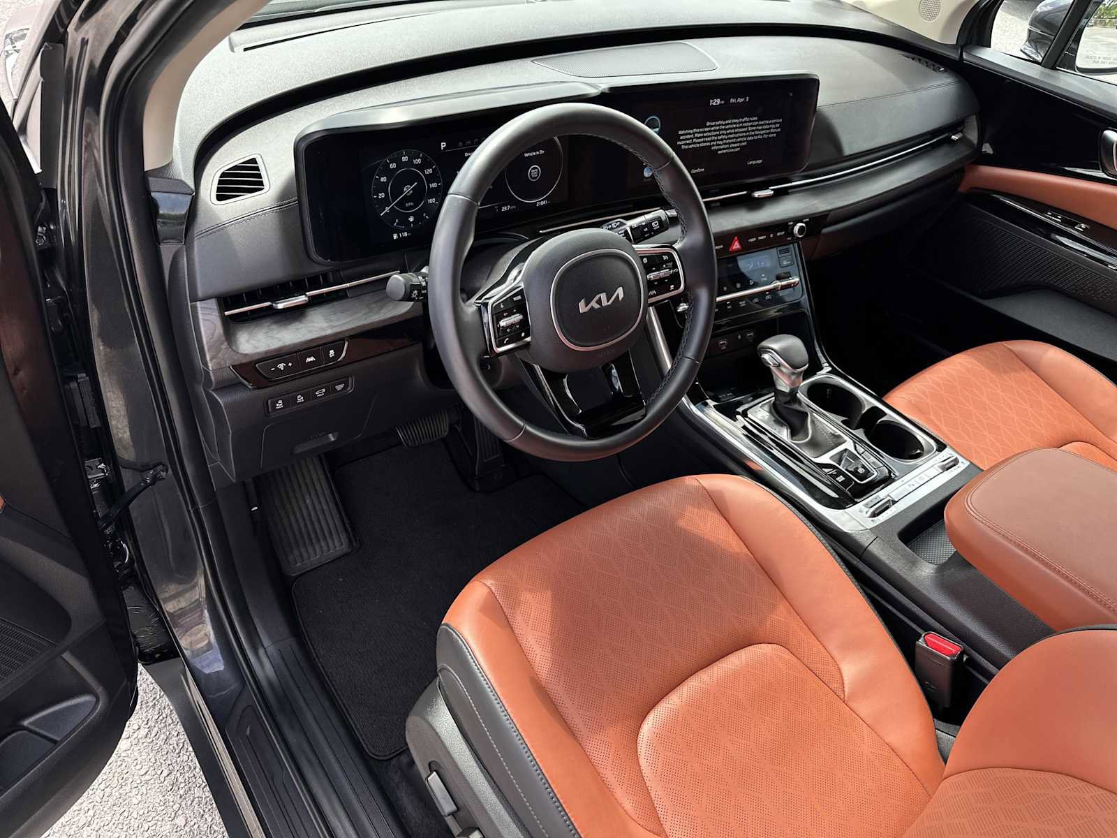 Used 2024 Kia Carnival SX image 9