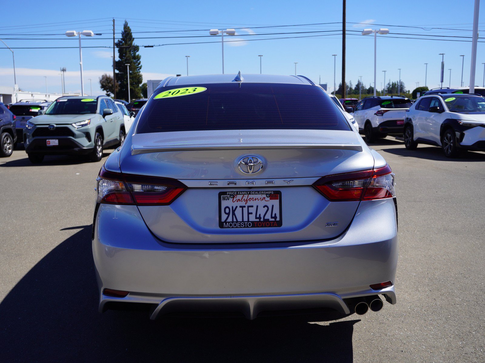 Used 2023 Toyota Camry SE FWD image 9