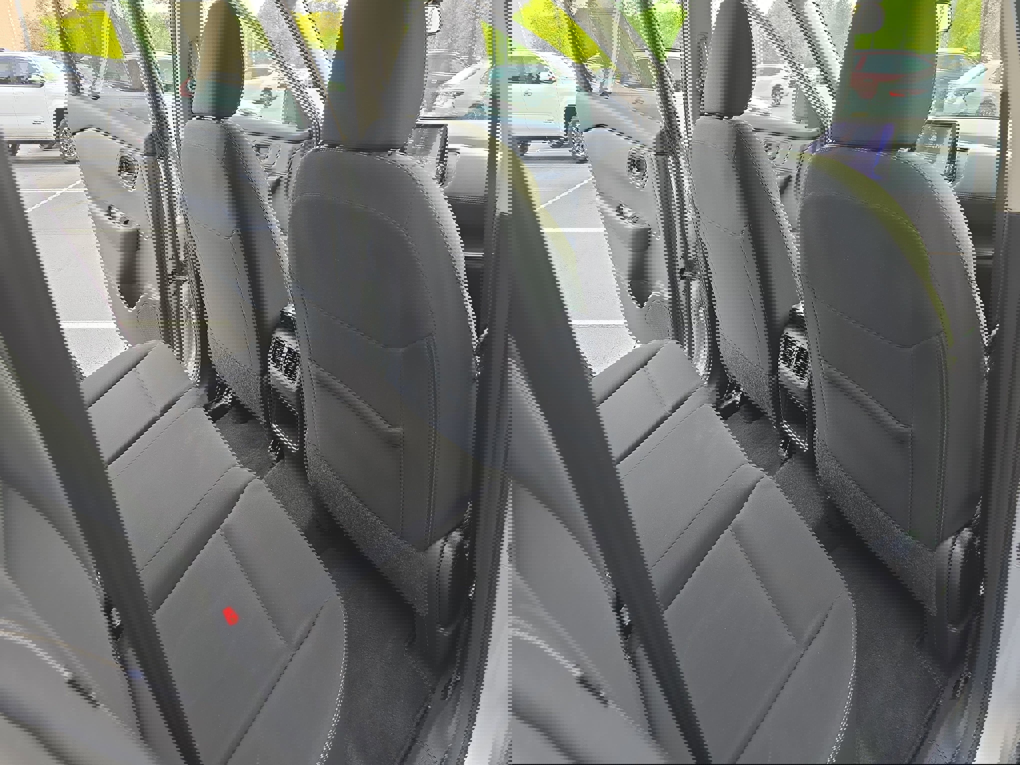 Used 2024 Nissan Rogue S image 11