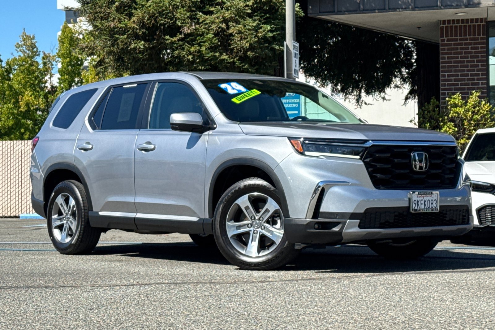 Used 2024 Honda Pilot EX-L image 2