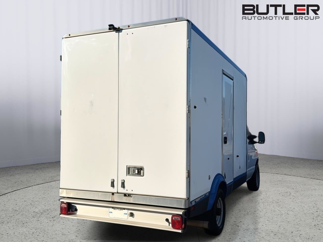 Used 2023 Ford E-350 and Econoline 350 Super Duty w/ Power Windows & Locks Group RWD image 4