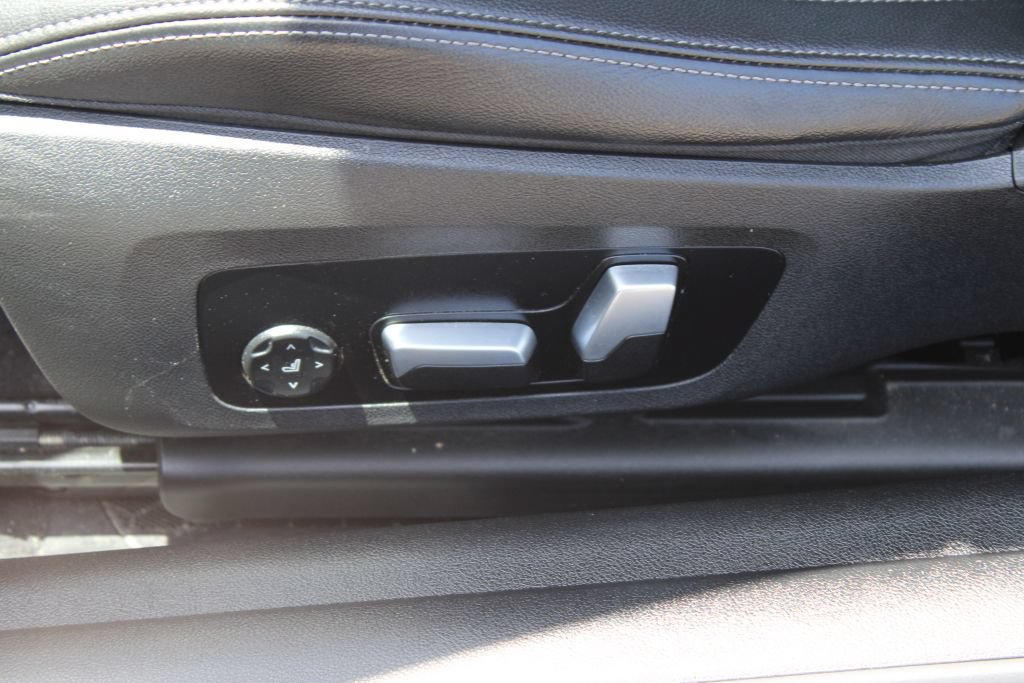 Used 2024 BMW 430i Convertible RWD image 16