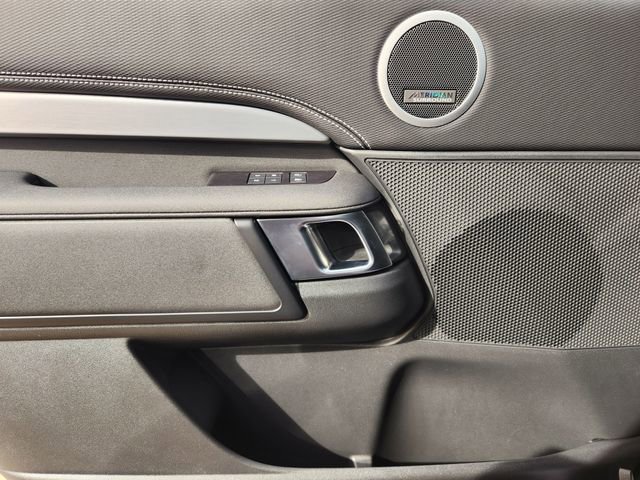 New 2026 Land Rover Discovery Limited Edition image 15