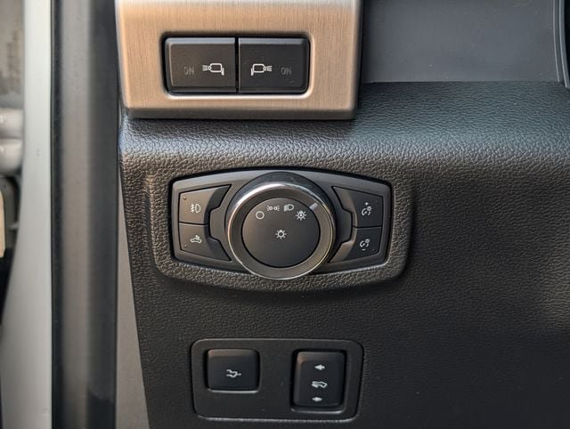 Used 2021 Ford F250 Platinum w/ FX4 Off-Road Package AWD/4WD image 22