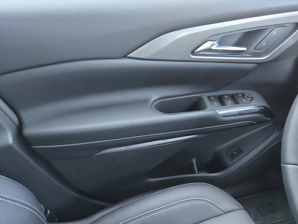 New 2026 Chevrolet Traverse LT image 12