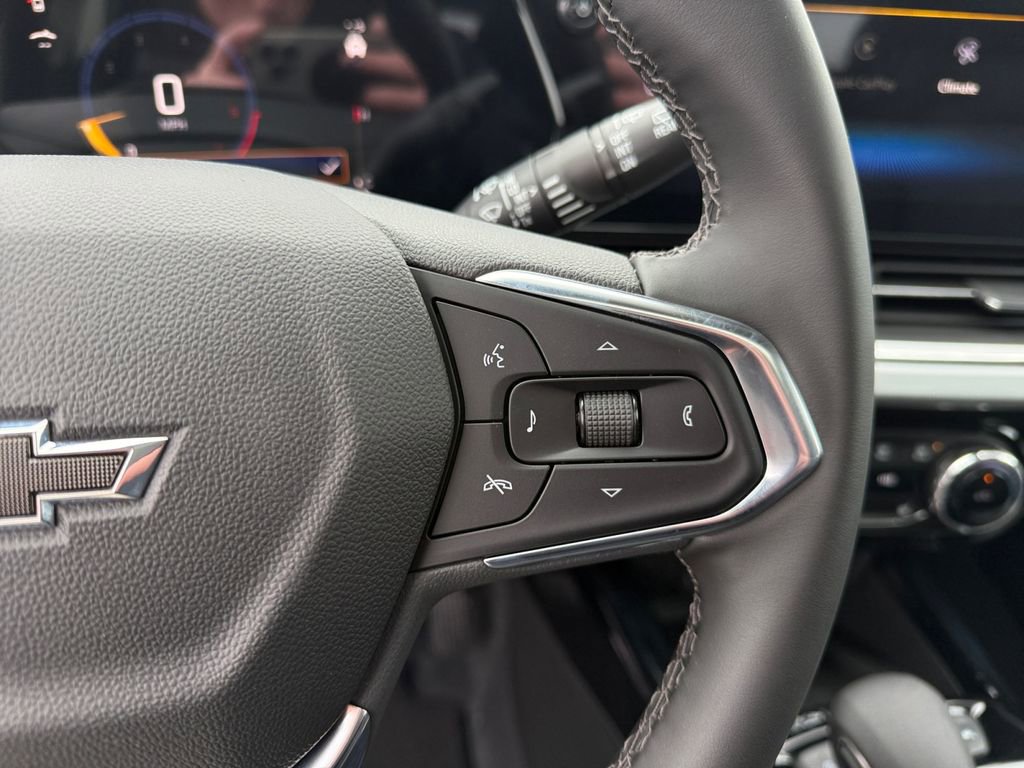 New 2026 Chevrolet Trax LT w/ Sunroof Package FWD image 18