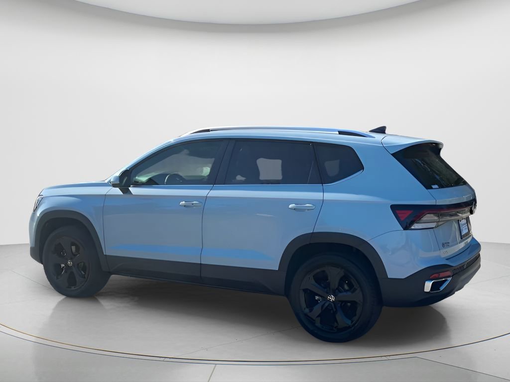 New 2026 Volkswagen Taos SEL image 6