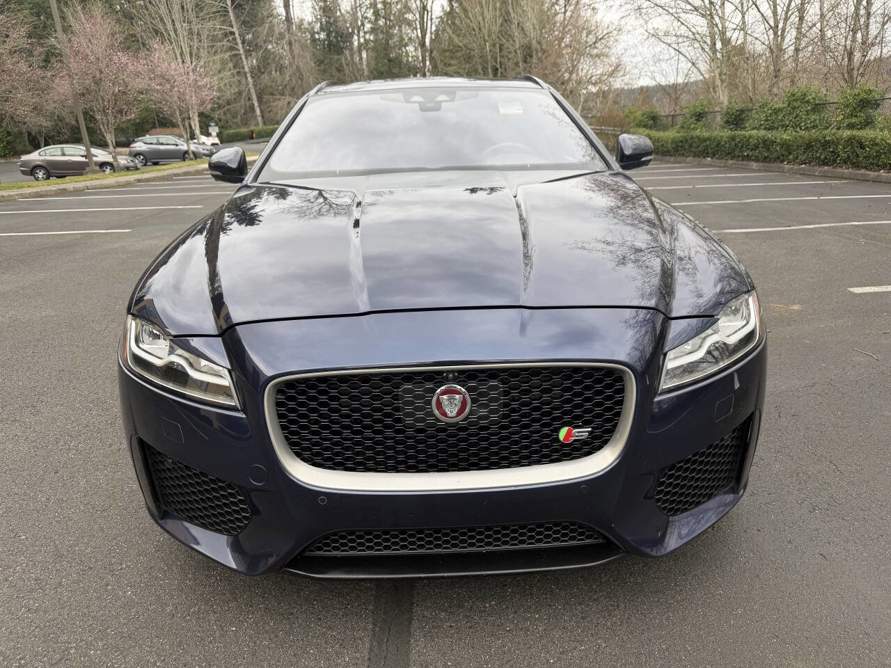 Used 2018 Jaguar XF S image 2