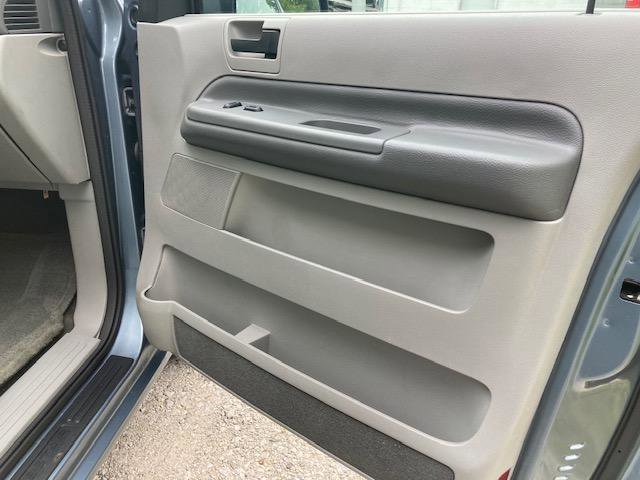 Used 2004 Ford Freestar SE image 27