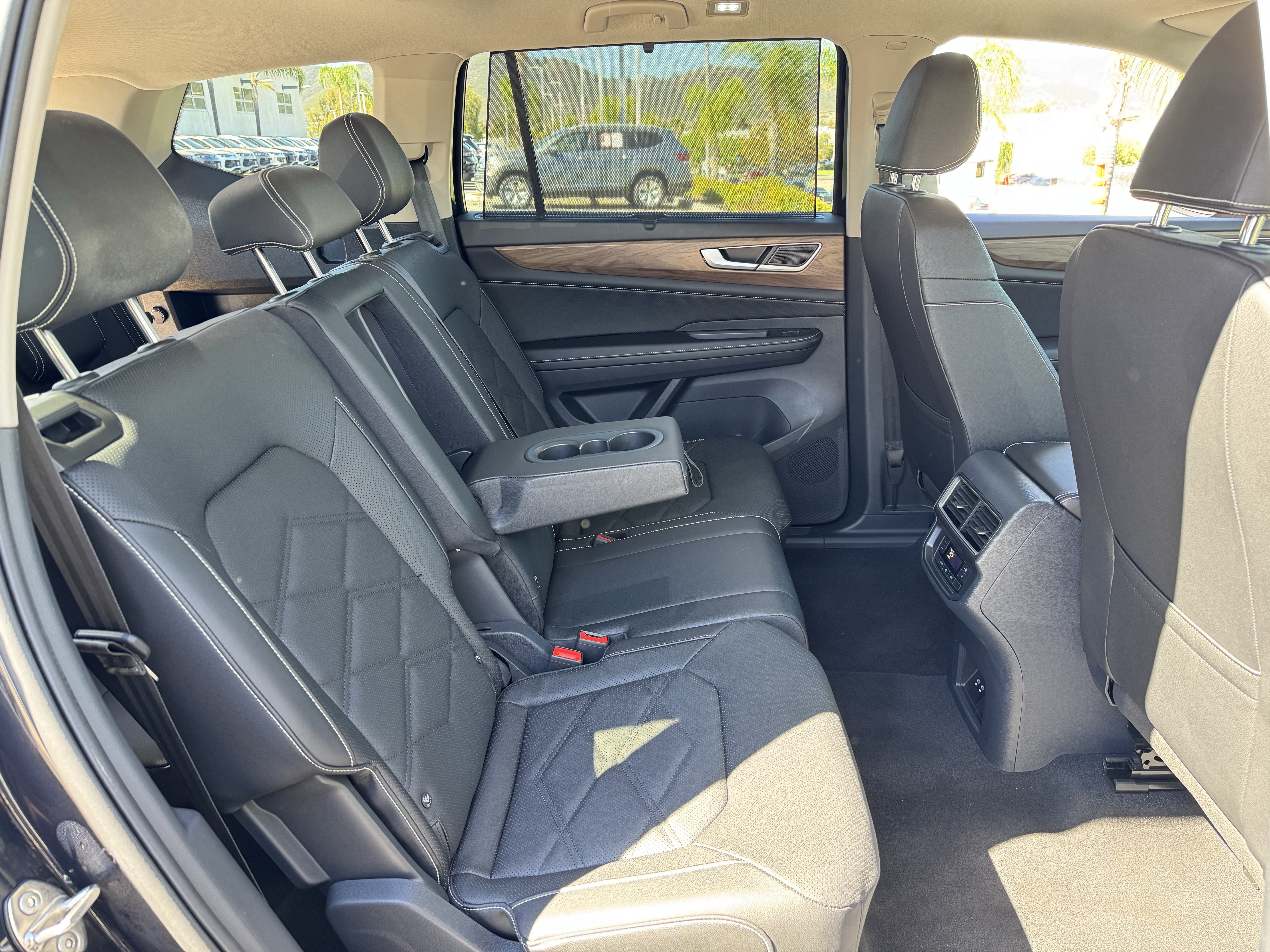 Used 2026 Volkswagen Atlas SE FWD image 34