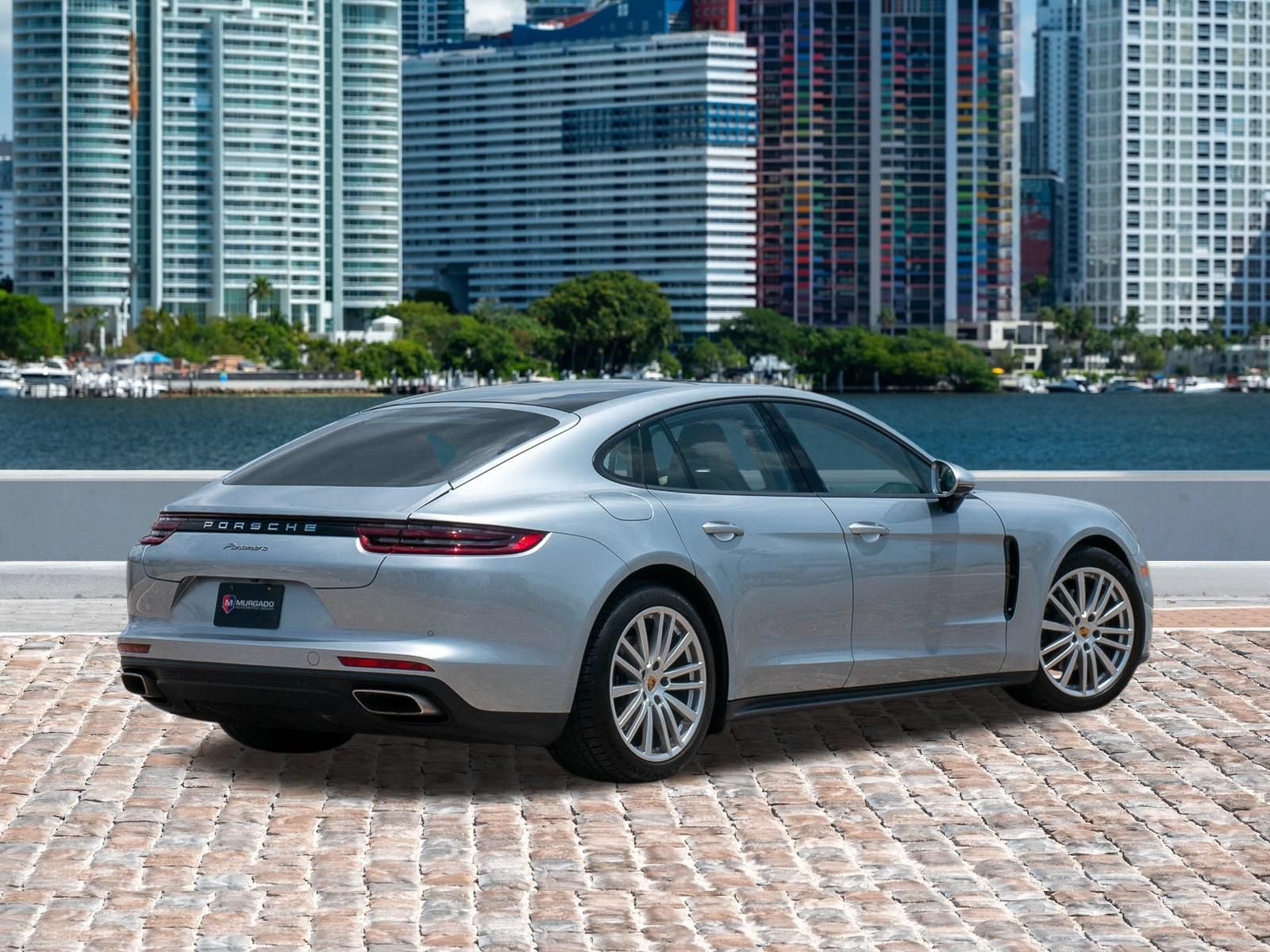 Used 2019 Porsche Panamera RWD image 4