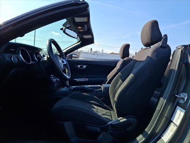 Used 2019 Ford Mustang Convertible image 3