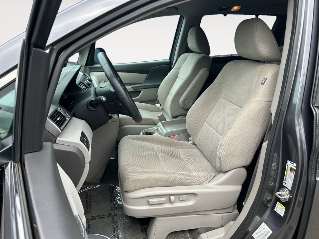 Used 2016 Honda Odyssey SE image 6
