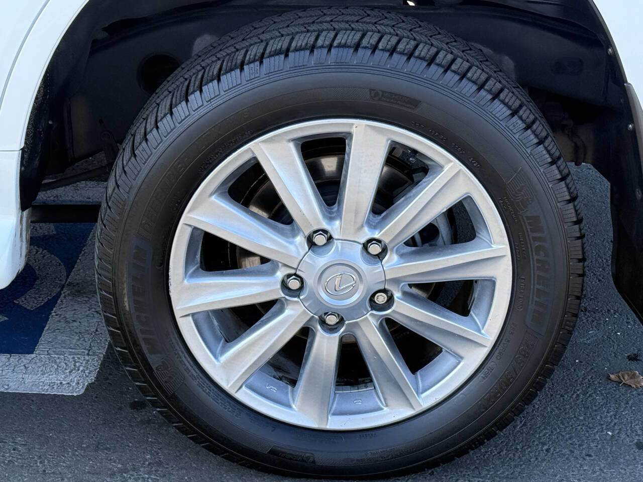 Used 2010 Lexus LX 570 4WD image 18