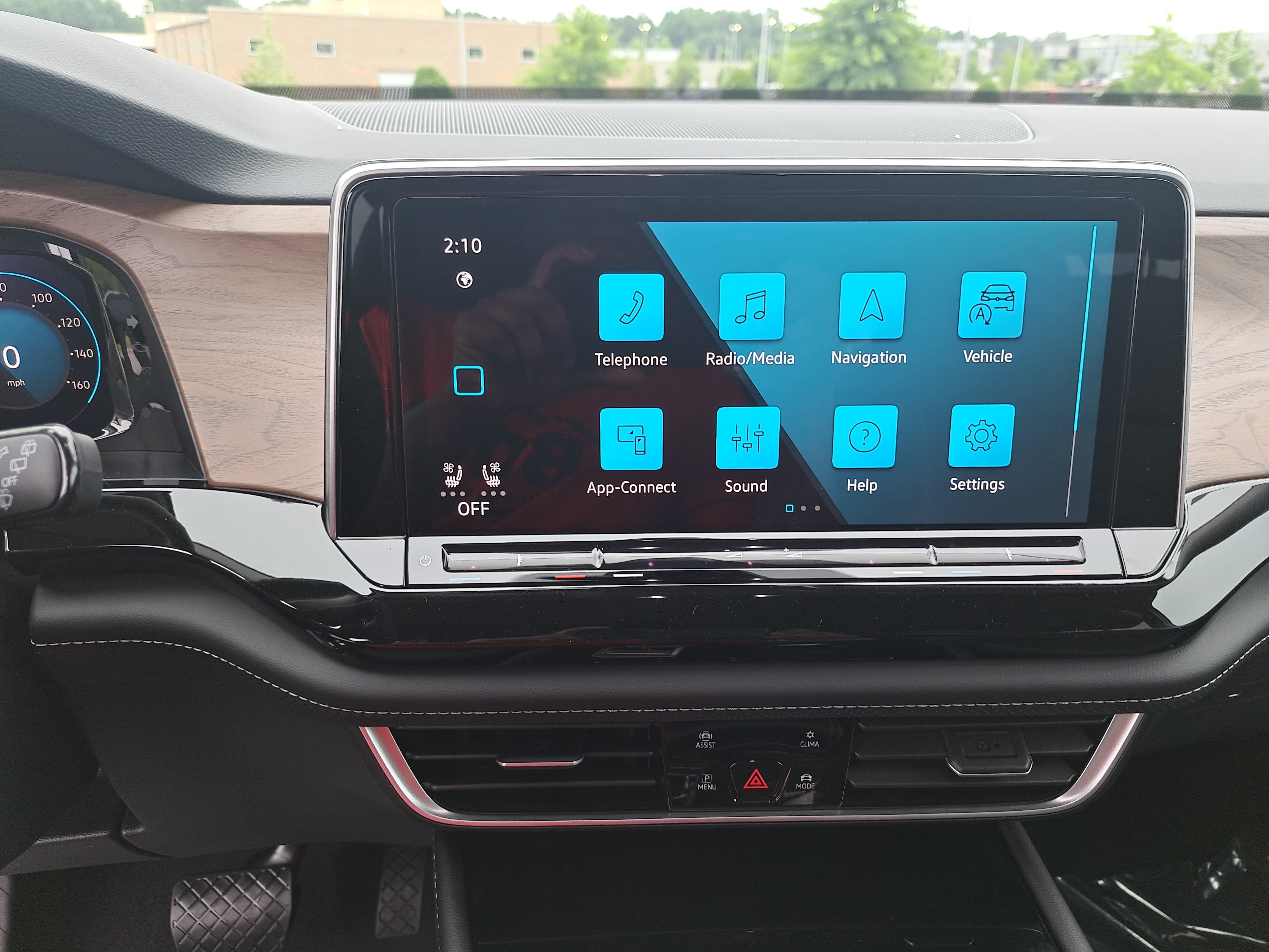 New 2026 Volkswagen Atlas SE FWD image 21