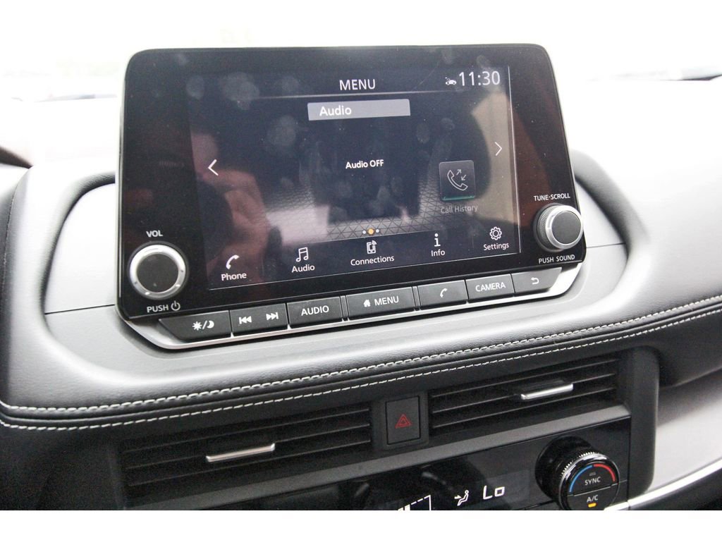 Used 2023 Nissan Rogue SV image 19