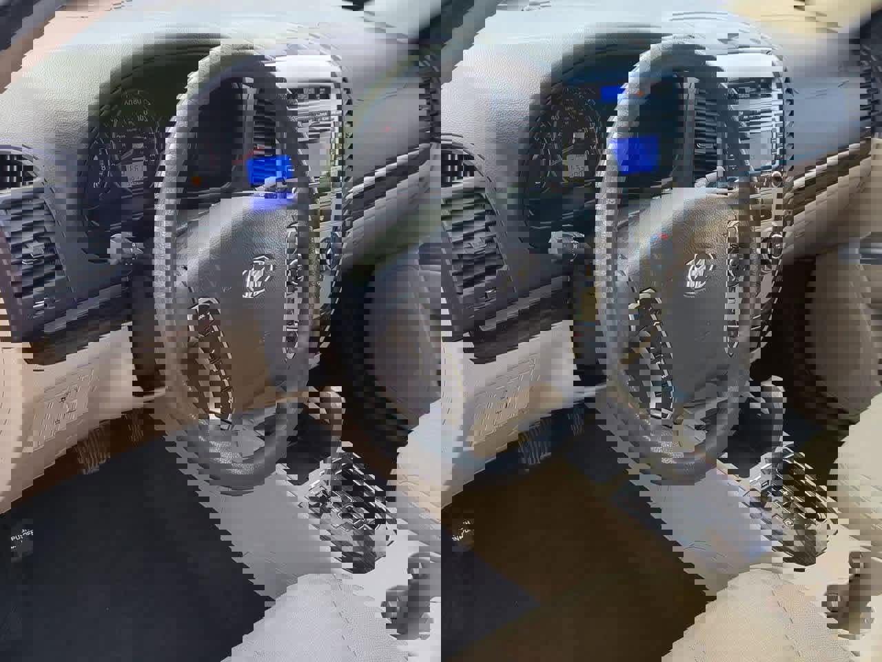 Used 2010 Hyundai Santa Fe GLS image 2