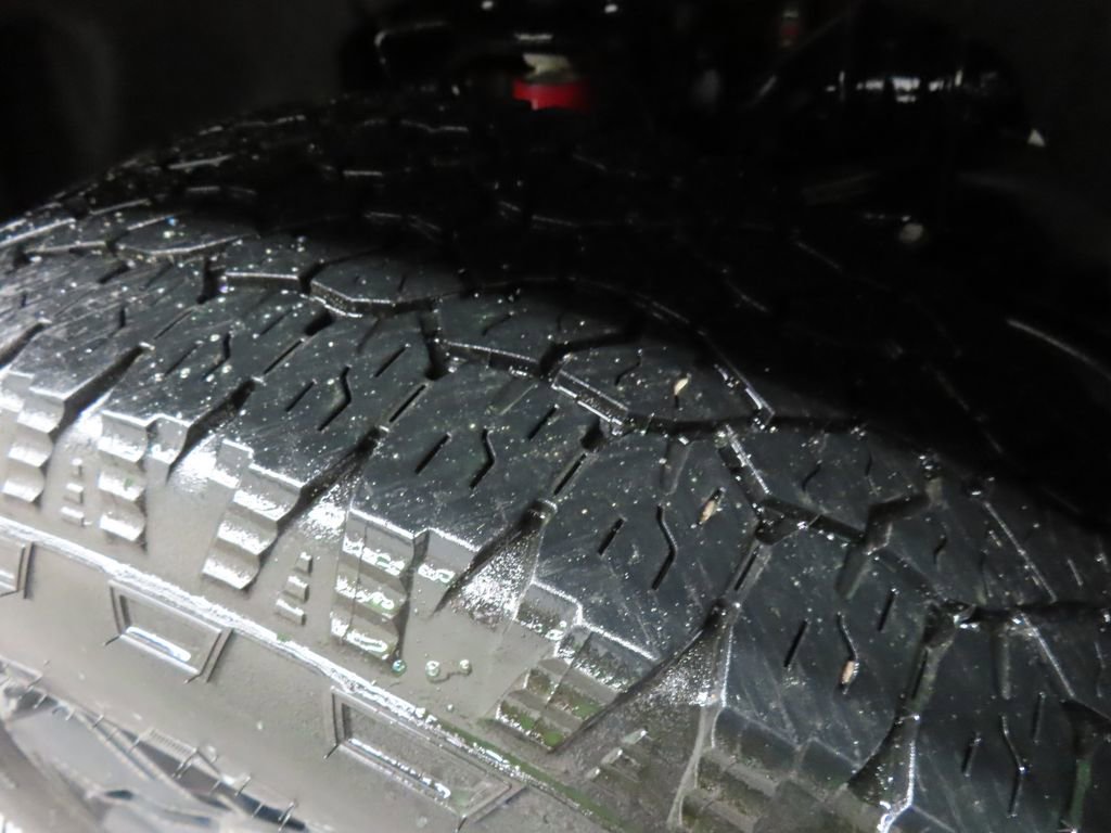 Used 2025 GMC Sierra 3500 AT4 w/ AT4 Premium Plus Package image 9