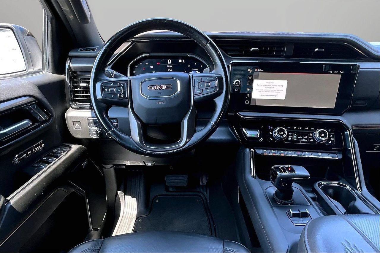 Used 2023 GMC Sierra 1500 AT4 w/ Technology Package AWD/4WD image 10