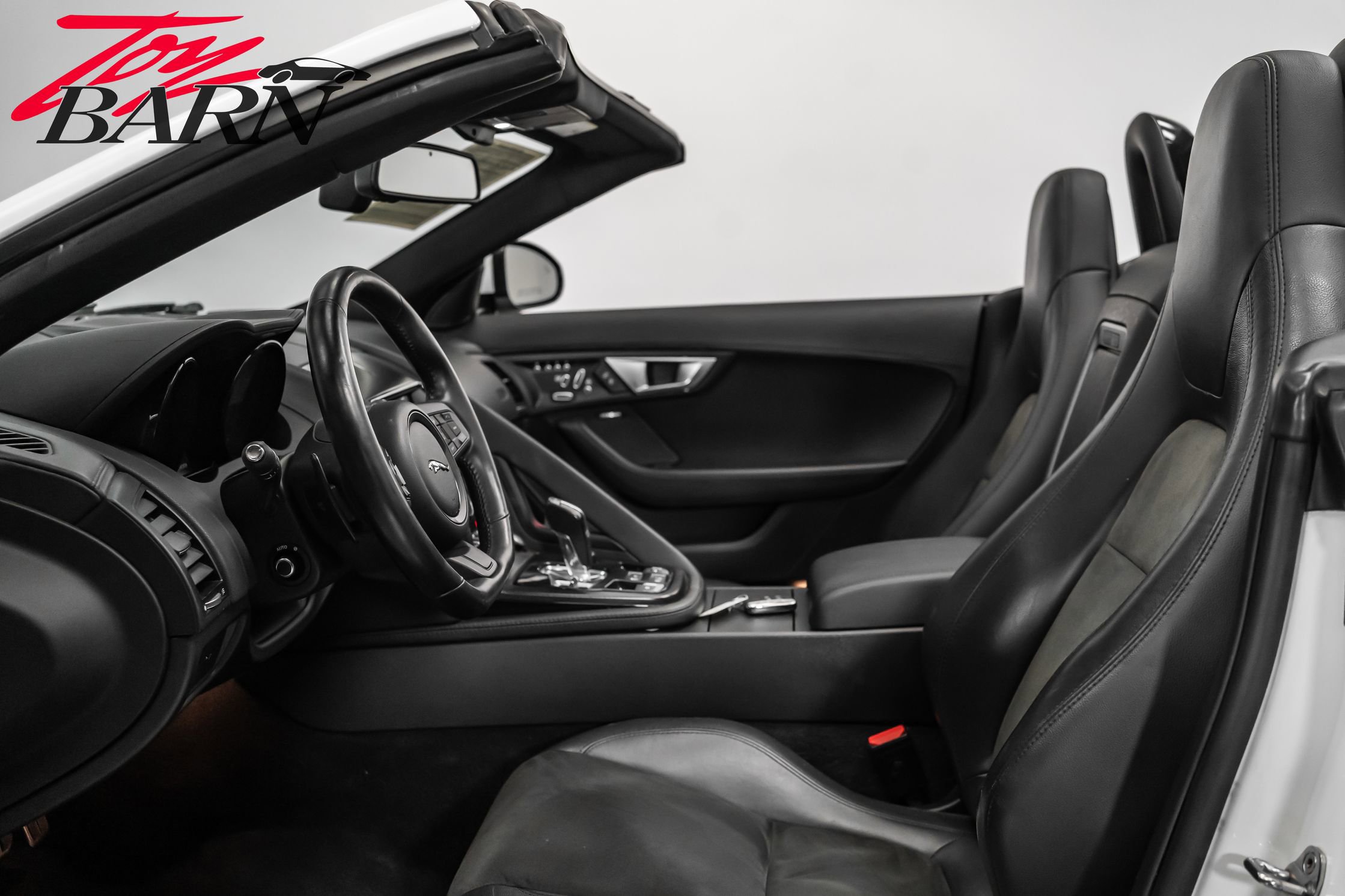 Used 2016 Jaguar F-TYPE S image 37