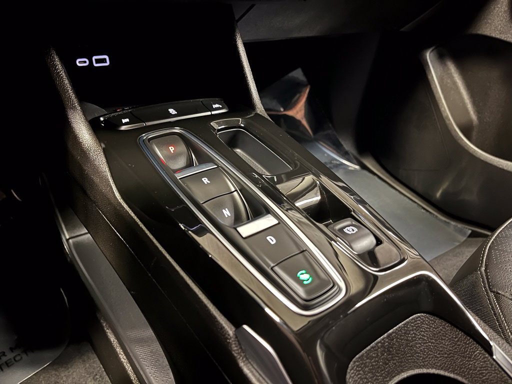 Used 2023 Chevrolet Bolt EUV LT w/ Convenience Package FWD image 12