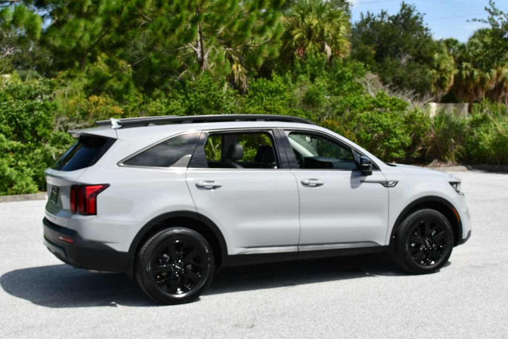 Used 2022 Kia Sorento S w/ Panoramic Sunroof Package AWD/4WD image 6