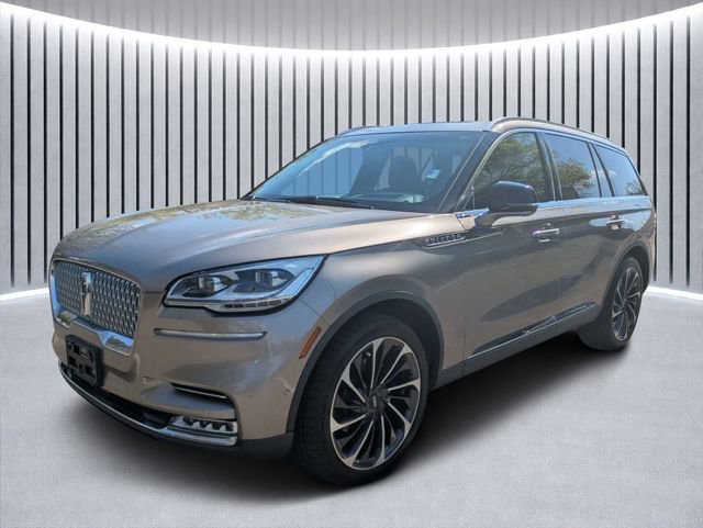 Used 2020 Lincoln Aviator Reserve w/ Equipment Group 202A image 8