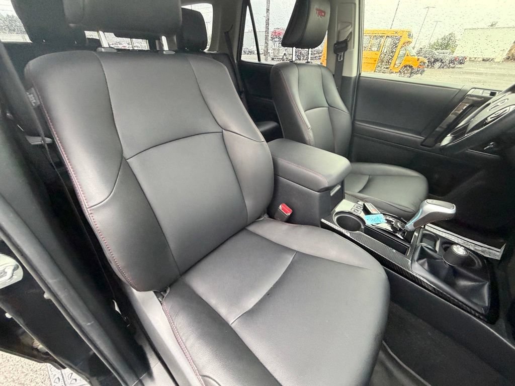 Used 2022 Toyota 4Runner TRD Off-Road Premium w/ Moonroof Package AWD/4WD image 45