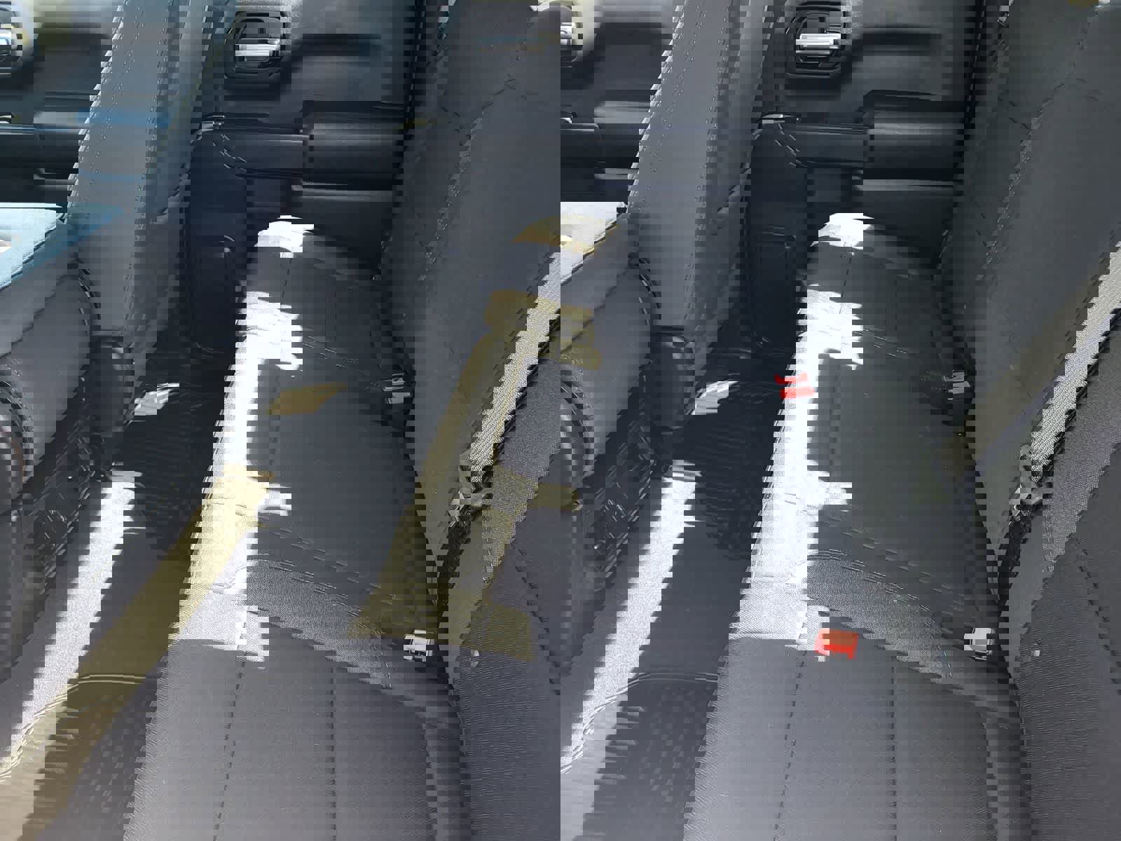 Used 2025 Chevrolet Silverado 1500 Custom image 28