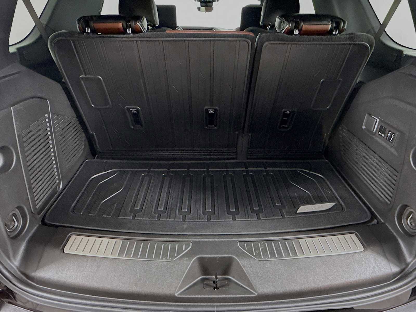 Used 2024 GMC Yukon Denali Ultimate image 28