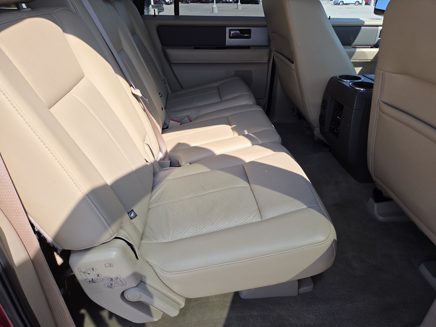 Used 2014 Ford Expedition EL XLT w/ Equipment Group 202A AWD/4WD image 19