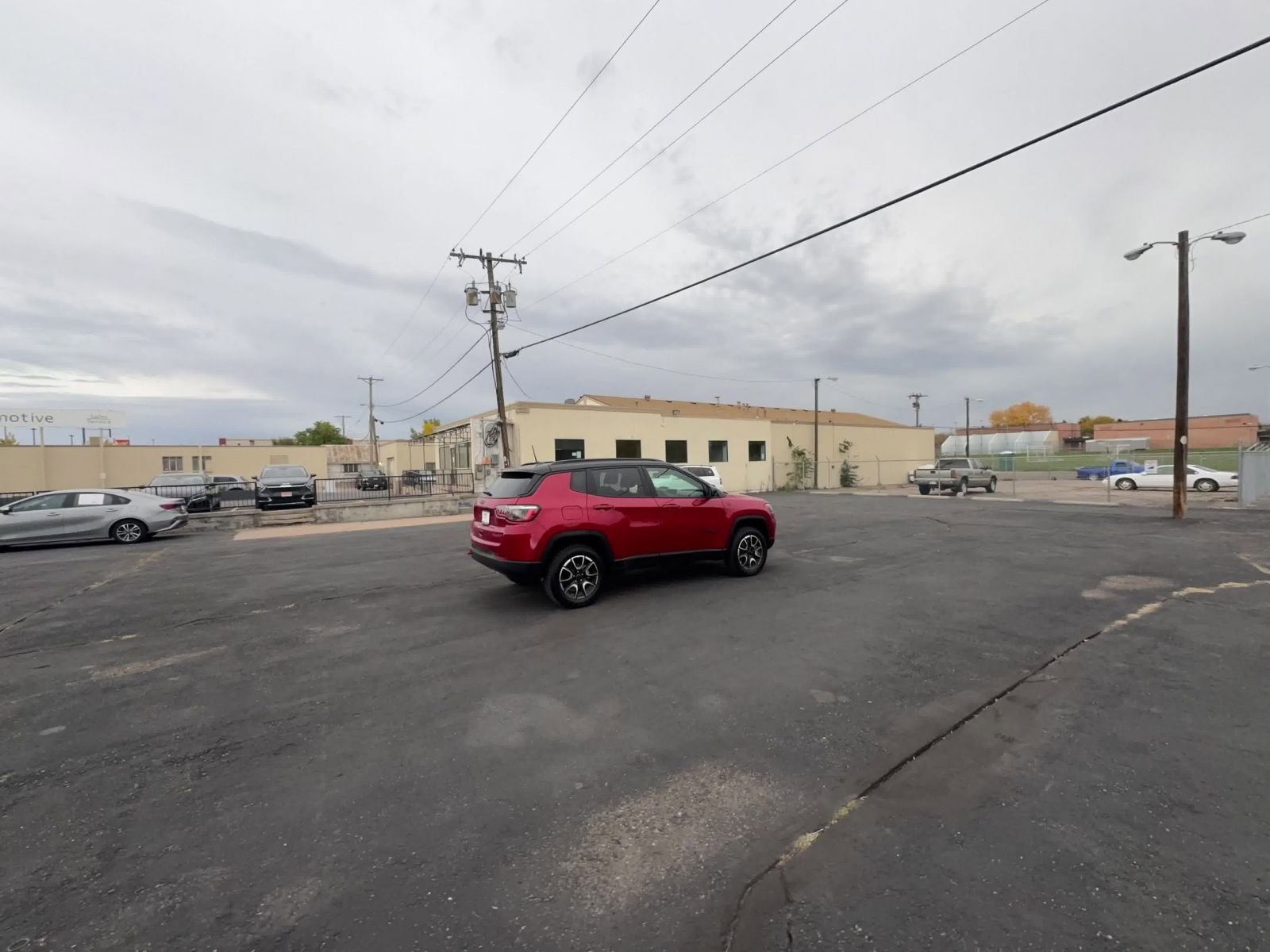 Used 2025 Jeep Compass Trailhawk image 12
