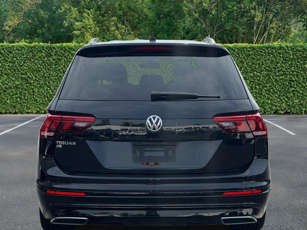 Used 2020 Volkswagen Tiguan SE R-Line FWD image 5