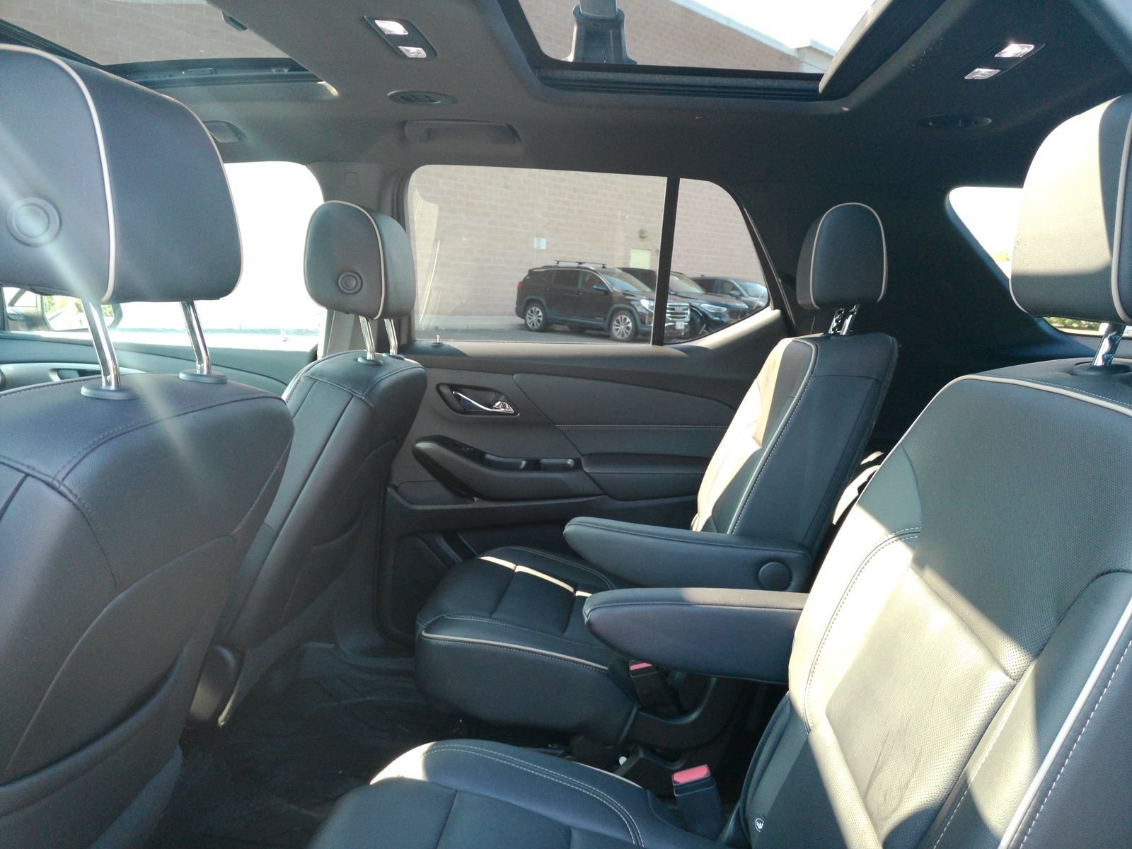 Certified 2023 Chevrolet Traverse Premier w/ Redline Edition AWD/4WD image 12