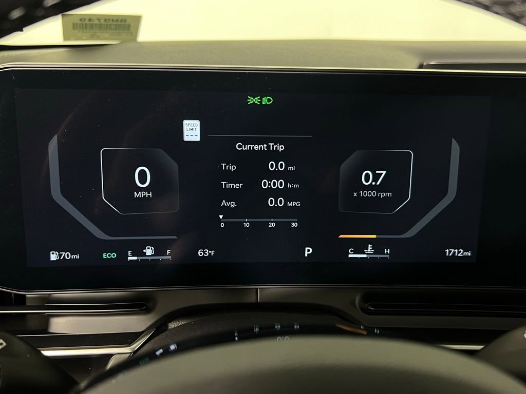 Used 2025 Kia Carnival SX w/ SX Dark Edition Package image 17