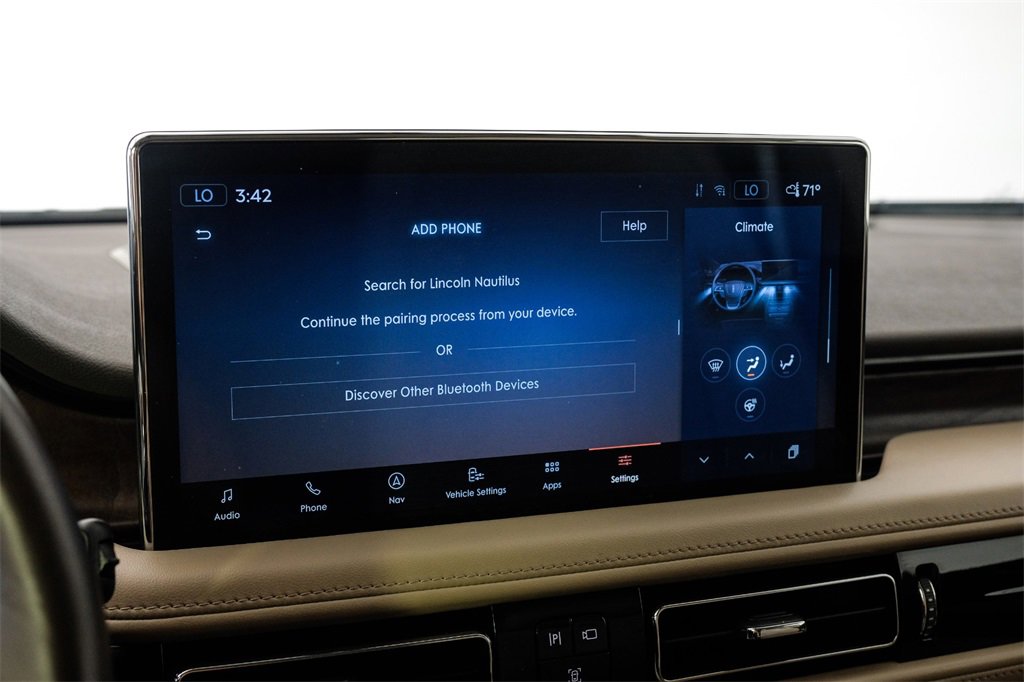 Used 2023 Lincoln Nautilus Reserve image 34