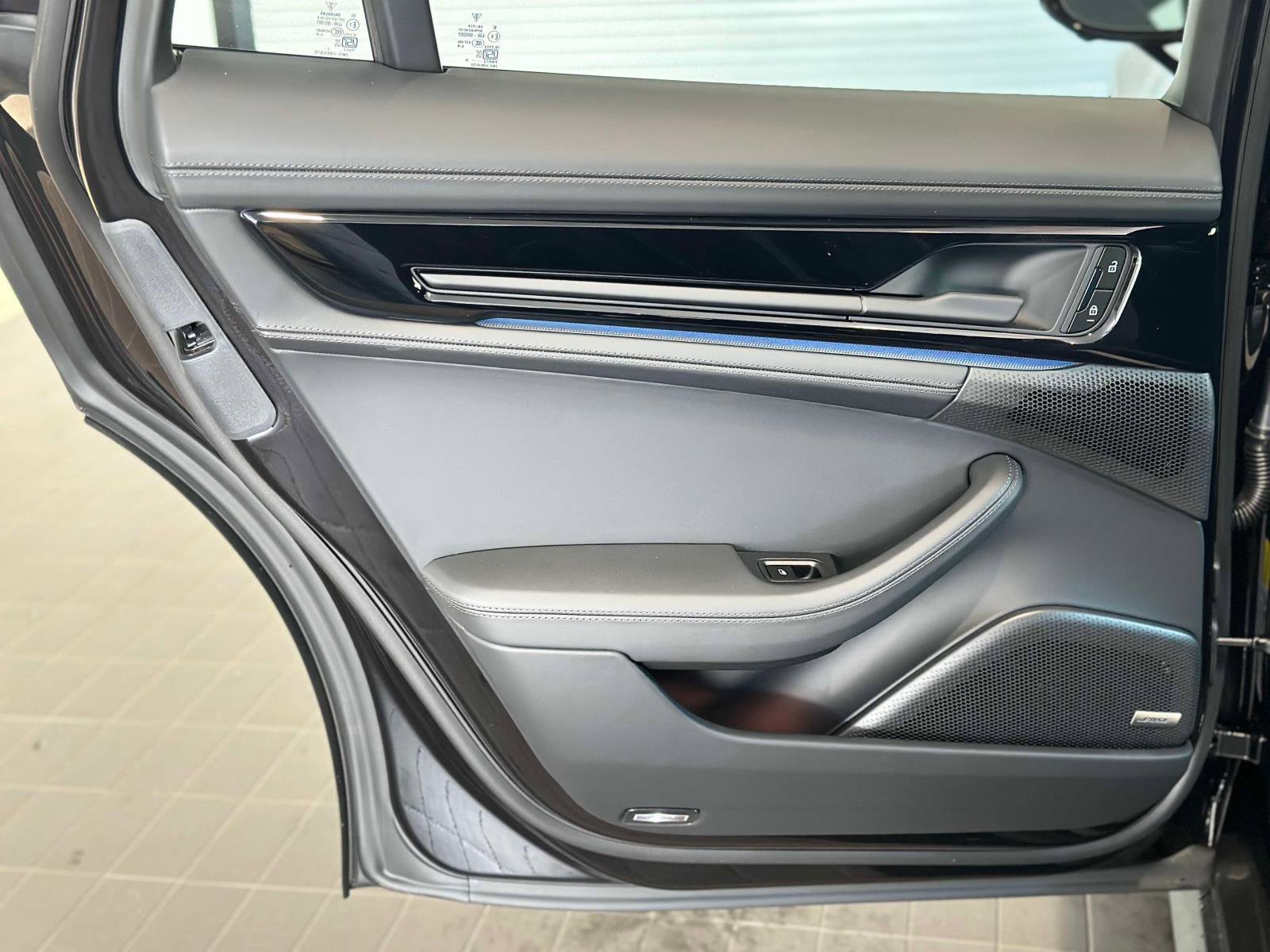 New 2025 Porsche Panamera 4 AWD/4WD image 12