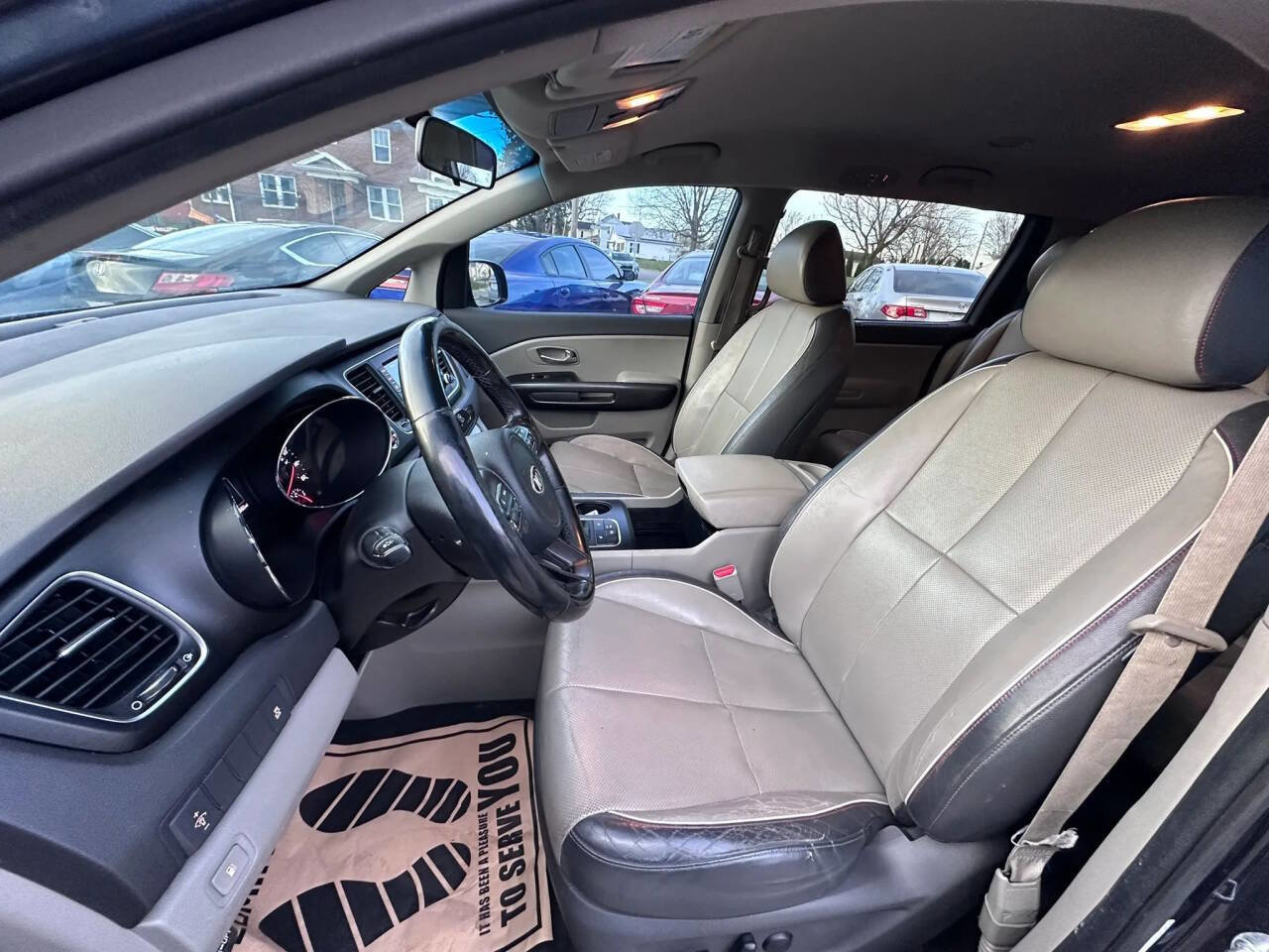 Used 2017 Kia Sedona LX w/ LX Essentials Premium Package image 10